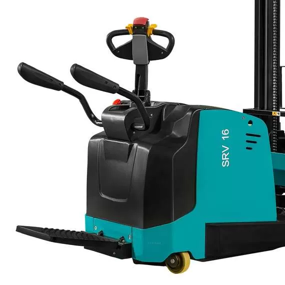 PROLIFT PRO SRV 1650 Li-ion 1,6 т 5 м Самоходный штабелер с противовесом и платформой в Ульяновске купить по выгодной цене 100kwatt.ru